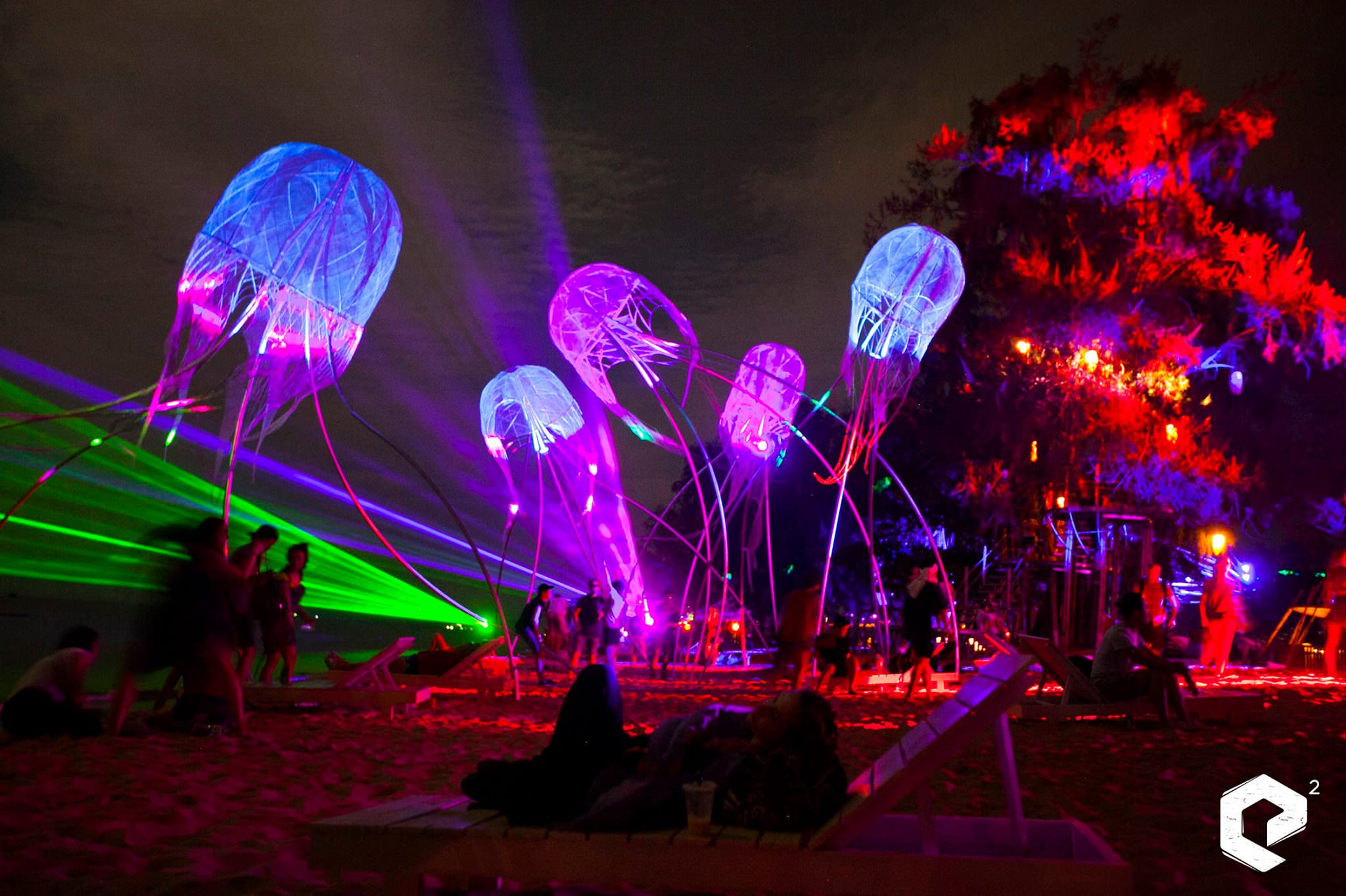 Epizode Amazing art installations.